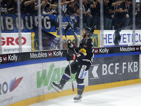 Fribourg a sué pour s'imposer