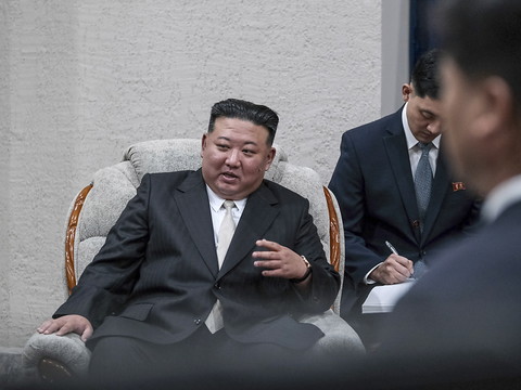 Poutine et Kim Jong Un se sont offert à chacun un fusil