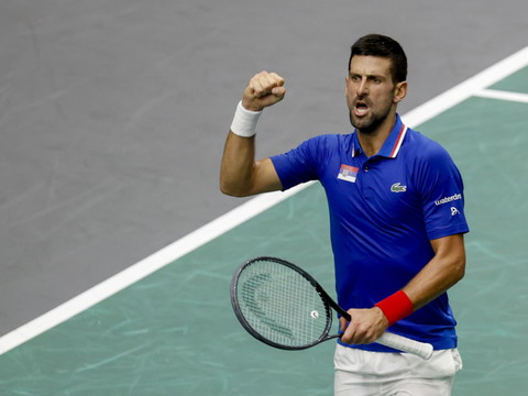 Djokovic envoie la Serbie en phase finale et éjecte l'Espagne