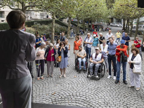 Handicap visuel: manifestation à Lausanne pour le vote électronique