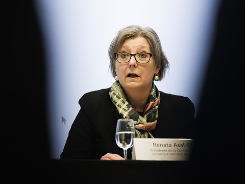 Une coupe dans les impôts versés aux évêques envisagée