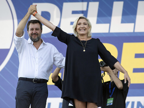 Salvini et Le Pen en choeur contre la 