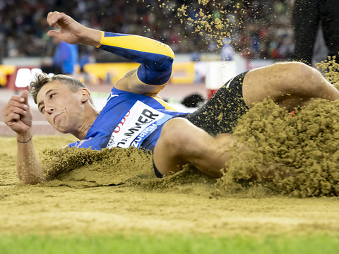 Ehammer remporte la longueur lors des finales