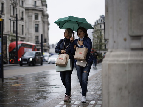 Royaume-Uni: léger repli de l'inflation en août à 6,7%