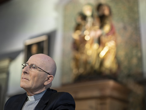 Les Eglises cantonales pour une aide externe dans les enquêtes