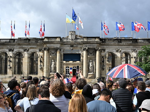 Charles III à Bordeaux pour enfoncer le clou sur l'environnement