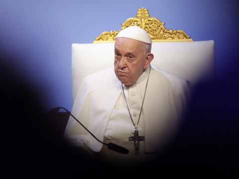 Le pape appelle à 