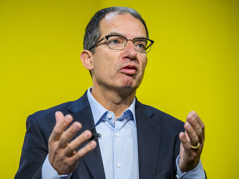 Le partenariat avec Lonza est maintenu, dit le patron de Moderna