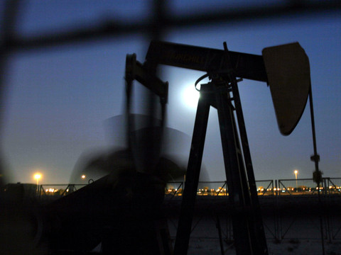 Pots-de-vins sur le marché pétrolier: ex-employé de Gunvor accusé