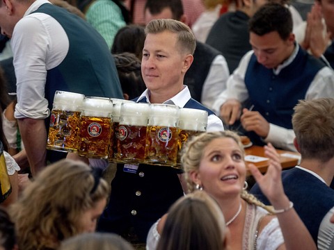 Allemagne: vers un nouveau recul du moral des consommateurs