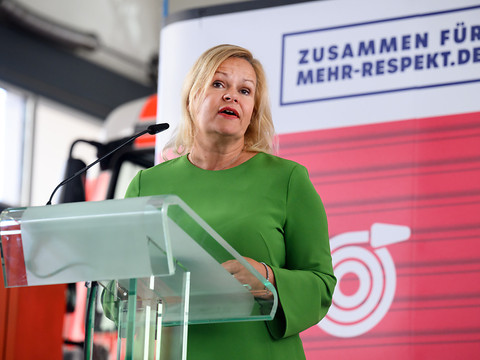 L'Allemagne interdit un nouveau groupuscule néonazi