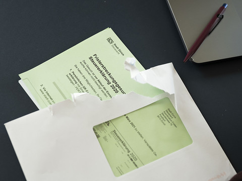 Les retards de paiements d'impôts devraient coûter moins cher