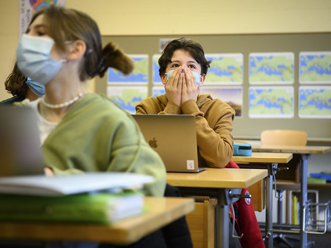 Masques à l'école: des parents amendés acquittés par la justice