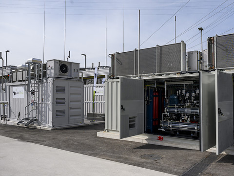 Inauguration d'un site de production d'hydrogène à Schiffenen (FR)