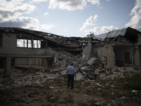 Ukraine: 49 morts dans une frappe russe sur un village dans l'Est