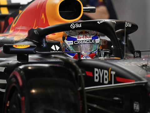 Max Verstappen signe sa 10e pole-position de la saison
