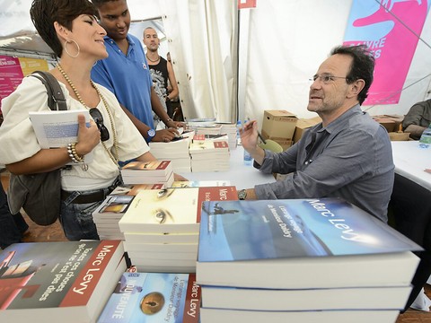 Le prochain roman de Marc Levy diffusé gratuitement en russe