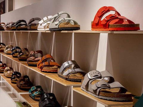 Birkenstock estime sa valorisation à 8,6 milliards de dollars
