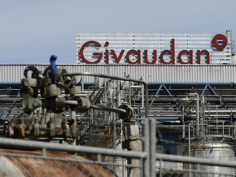 Givaudan accentue son retrait sur neuf mois en 2023