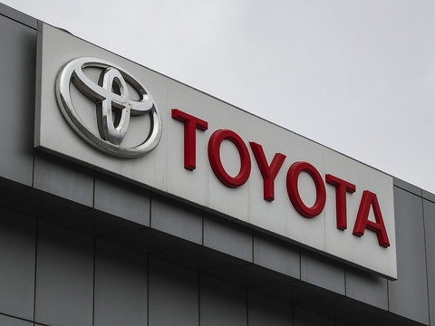Toyota noue un partenariat industriel dans les batteries solides