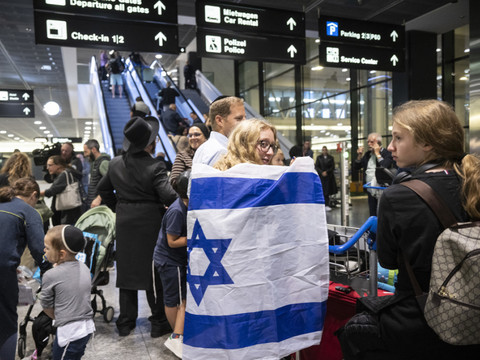 Arrivée à Zurich du 3e vol de Swiss pour les rapatriements d'Israël