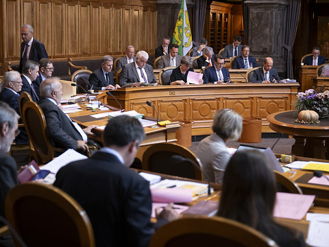 Une commission favorable à l'interdiction des symboles extrémistes