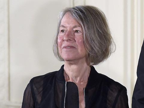 Louise Glück, peintre de la beauté simple de la nature
