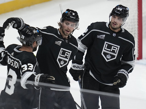 Fiala réussit trois assists mais les Kings s'inclinent