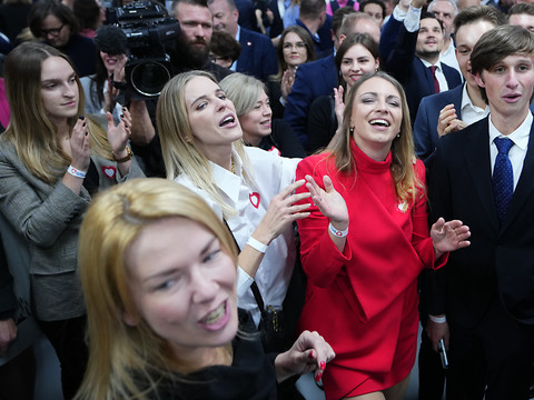 Législatives en Pologne: l'opposition pro-européenne gagnante