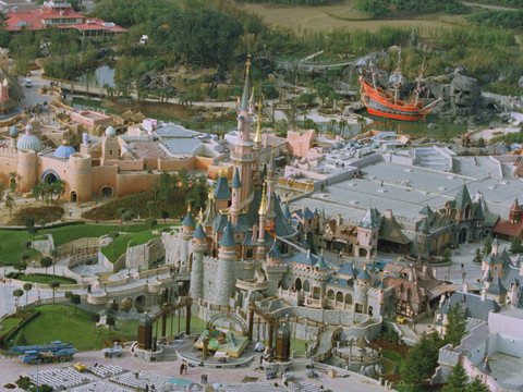 Une erreur d'aiguillage envoie des députés à Disneyland