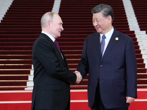 Vladimir Poutine rencontre son allié Xi Jinping en Chine