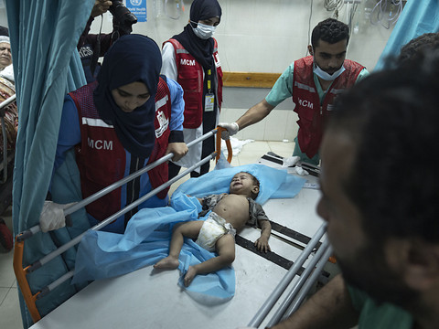 A Gaza, les hôpitaux deviennent des camps de déplacés improvisés