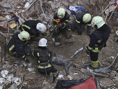 Trois morts dans de nouvelles frappes nocturnes russes