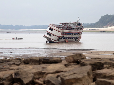 La sécheresse en Amazonie révèle d'anciennes gravures