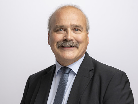 Stabilité au Conseil des Etats malgré une surprise à Neuchâtel