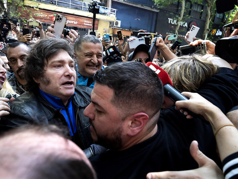 L'Argentine vote pour un président qui la sortirait de la crise