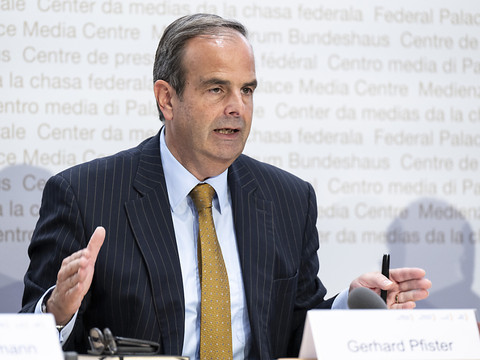 Gerhard Pfister (Centre) ouvrira la prochaine législature