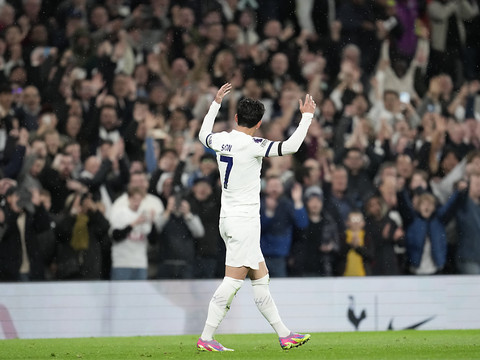 Tottenham reprend seul la tête du championnat