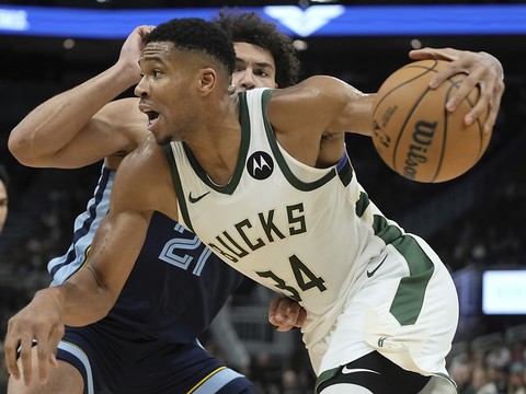186 millions de dollars sur trois ans pour Giannis Antetokounmpo