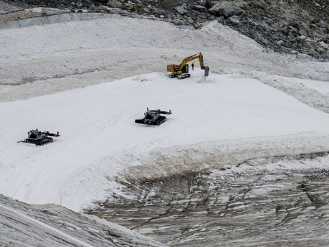 Descente de Zermatt: le dossier se complique toujours plus