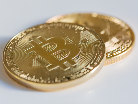 Soutenu par les espoirs d'ETF, le bitcoin à un nouveau pic annuel