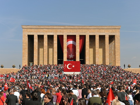 La Turquie fête son centenaire, Erdogan promet 