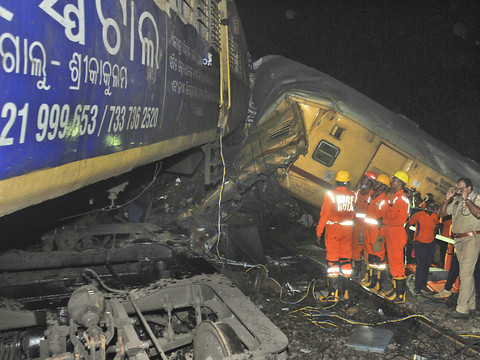 Au moins 13 morts dans un accident de train en Inde