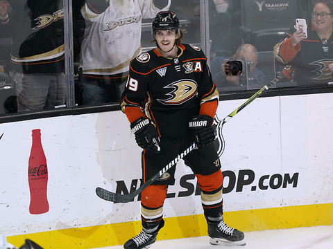 Deux assists pour Moser, mais une 5e défaite pour Arizona