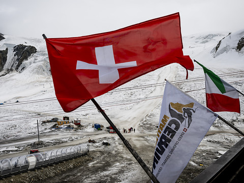 Zermatt/Cervinia: la piste empiète hors du domaine skiable