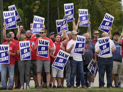 La grève dans l'automobile aux Etats-Unis fait ralentir l'emploi