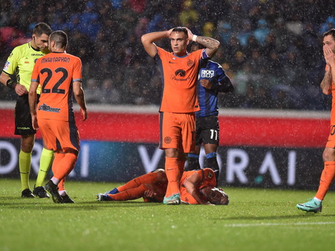 Luxation du genou gauche pour Pavard
