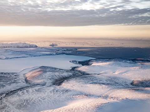 Des plateformes de glace protectrices se désintègrent au Groenland