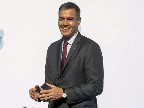 Sánchez obtient l'appui de Puigdemont pour se maintenir au pouvoir