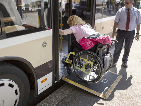 Les transports publics pas prêts à fin 2023 pour les handicapés